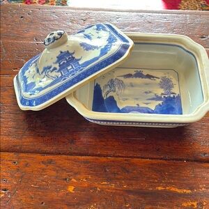 Vintage Blue Willow Tureen Serving Dish